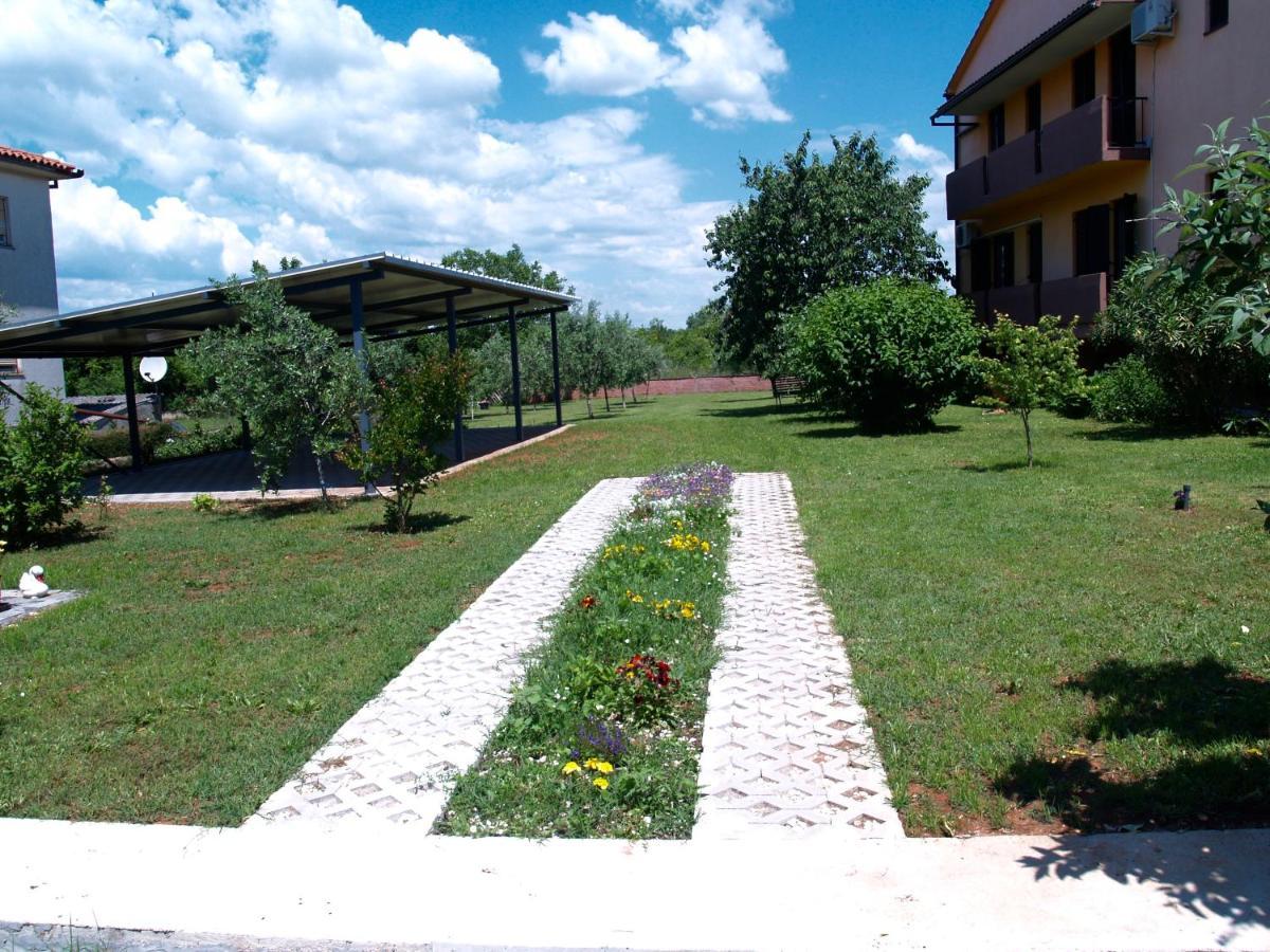 Apartment Karolina - Green Oasis Pula Exteriér fotografie