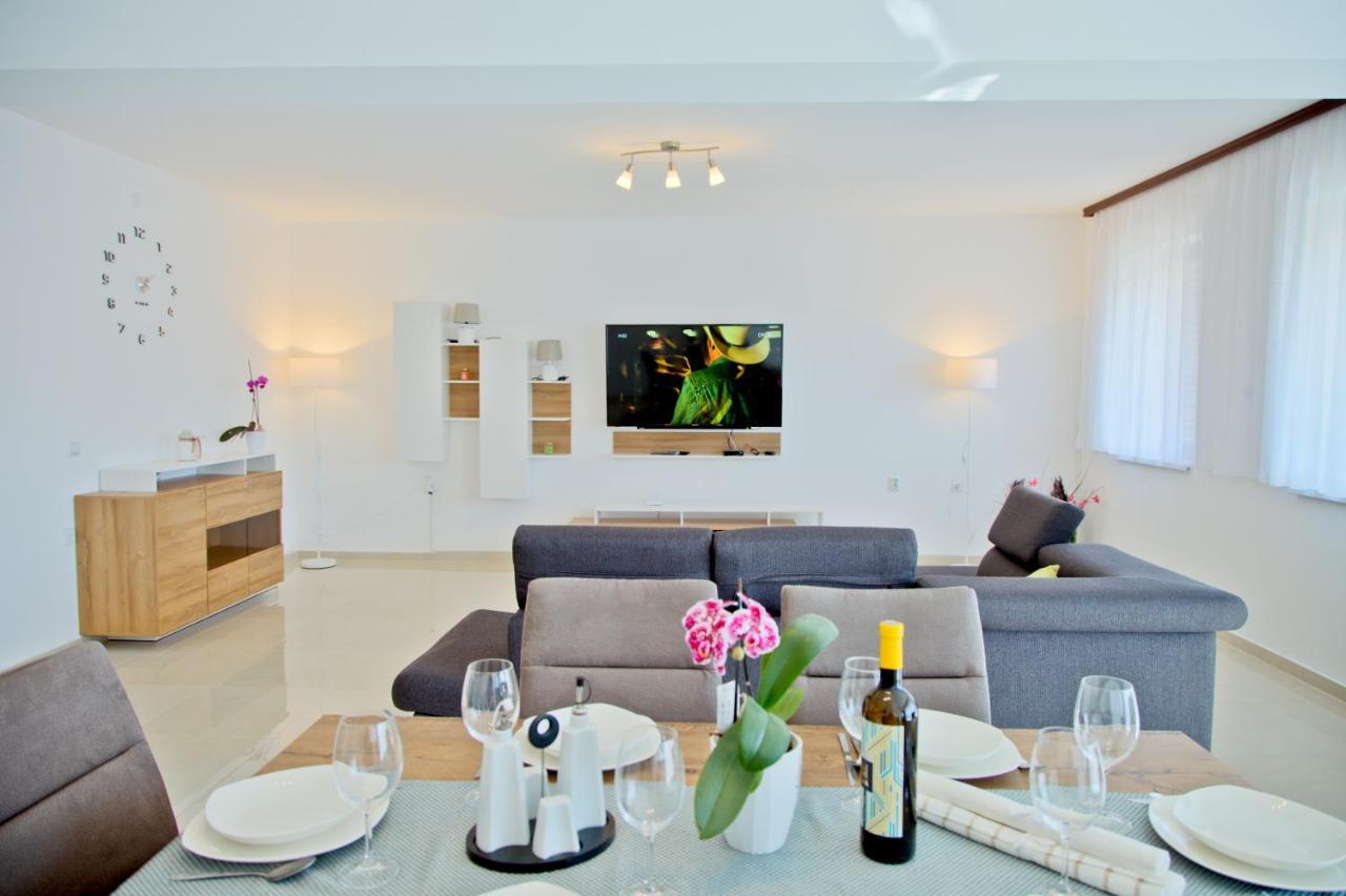 Apartment Karolina - Green Oasis Pula Exteriér fotografie