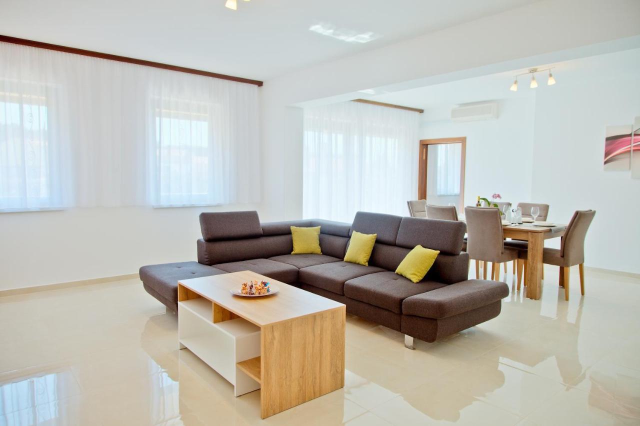 Apartment Karolina - Green Oasis Pula Exteriér fotografie